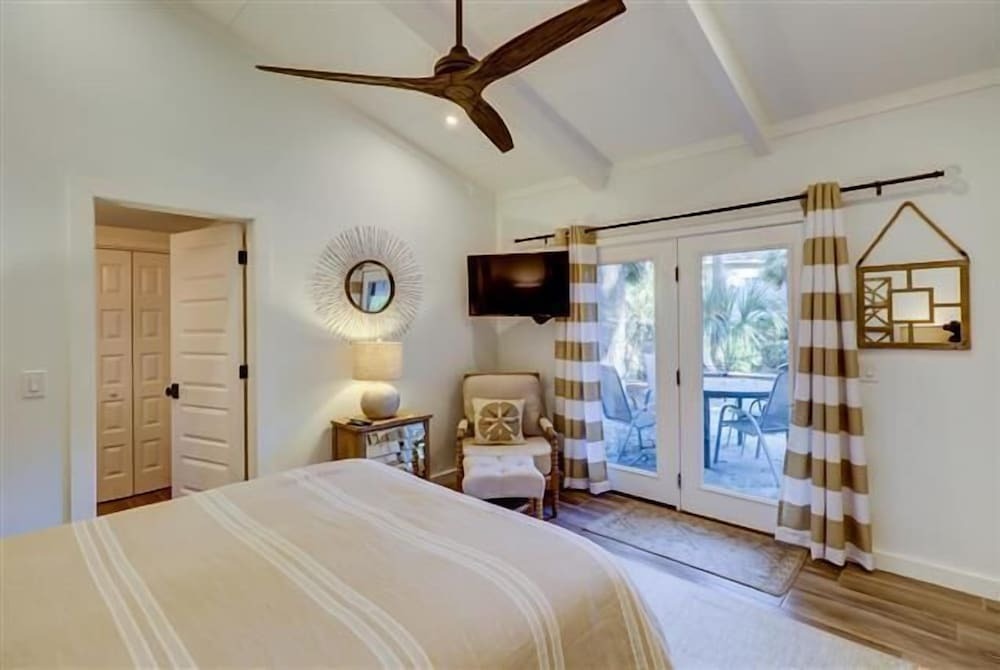 33 S. Sea Pines Drive at the Sea Pines Resort - photo 2