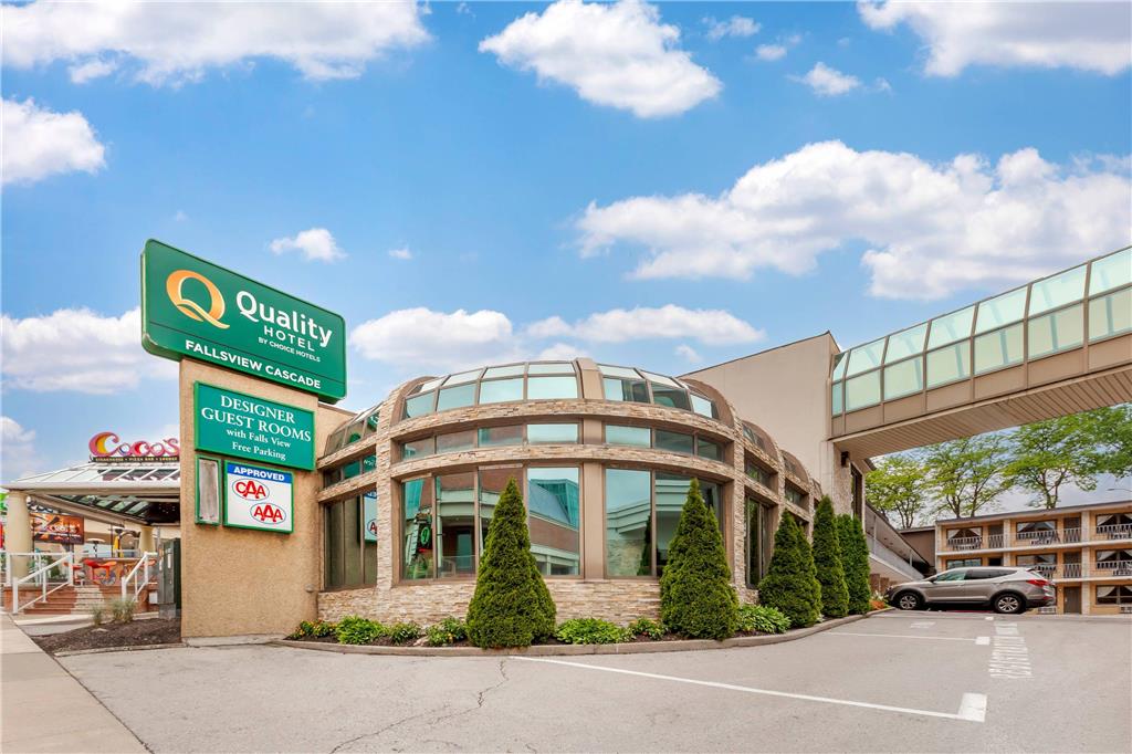 Quality Hotel Fallsview Cascade in Niagara Falls, Canada