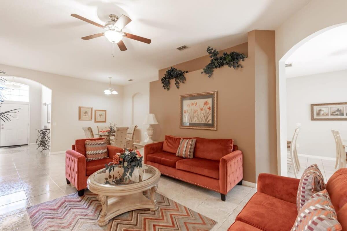 Lovely 4Bed Pool Home with Spa and Game Room 246BD — 4-Star Luxury Hotel in Davenport, United States