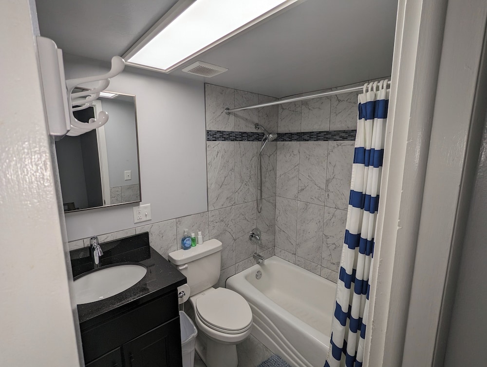 Majestic Rockies Motel - photo 23