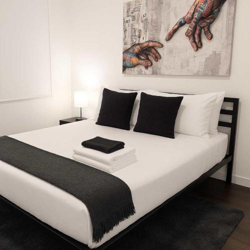 4BR Apartment State 203 — 4-Star Luxury Hotel in Chicago, United States