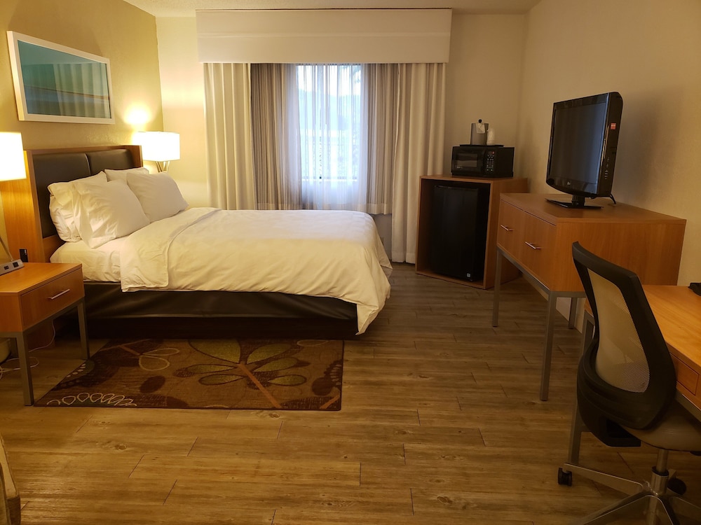 Holiday Inn Express Pittsburgh North by IHG - photo 27