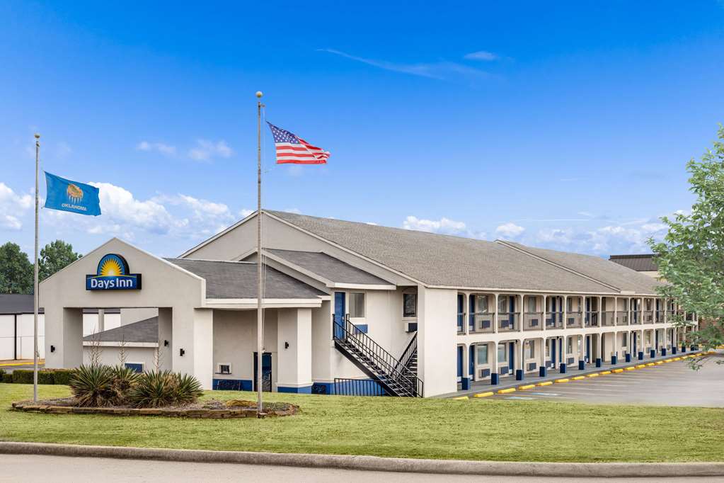 Days Inn by Wyndham Ardmore - photo 4