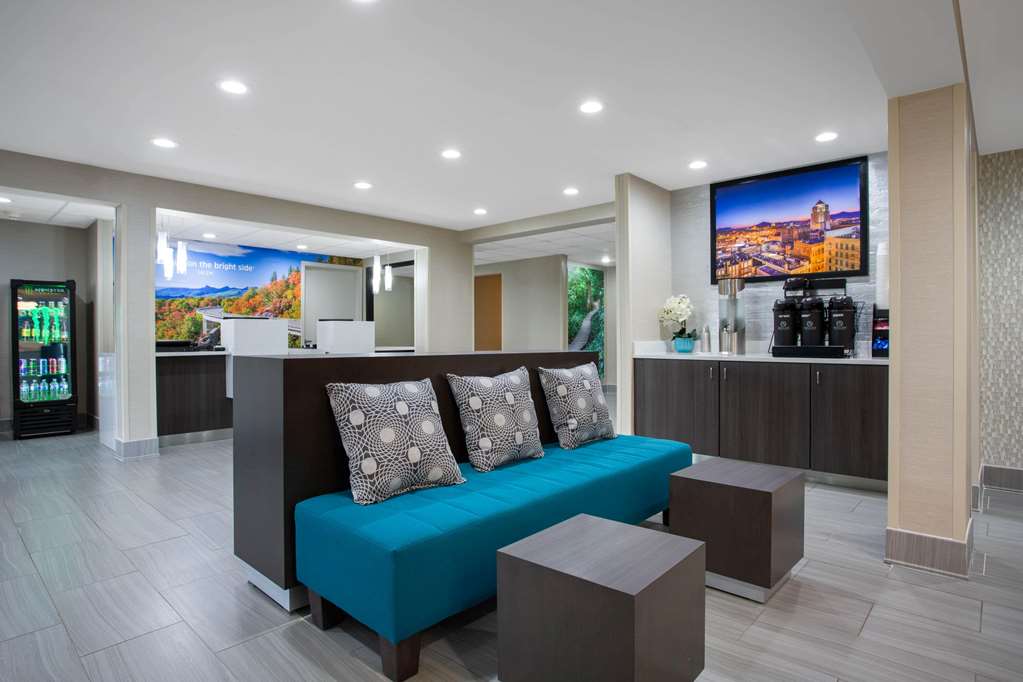 La Quinta Inn & Suites by Wyndham Roanoke Salem - photo 6
