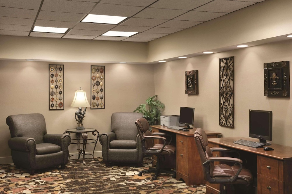 Radisson Hotel Louisville North - photo 33