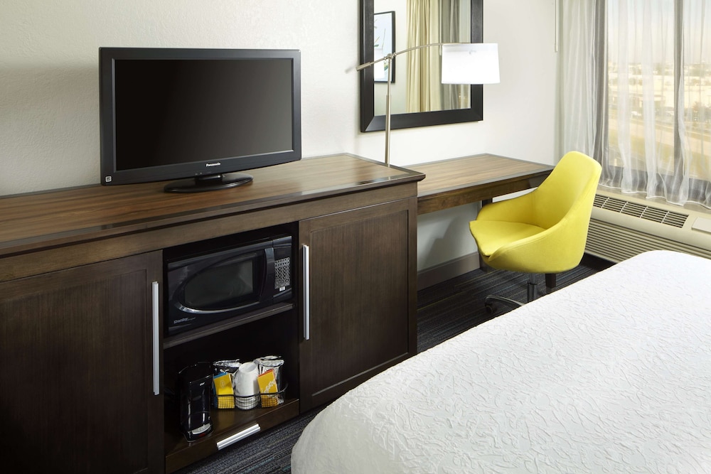 Hampton Inn Orlando Near Universal Blv International Dr - photo 12