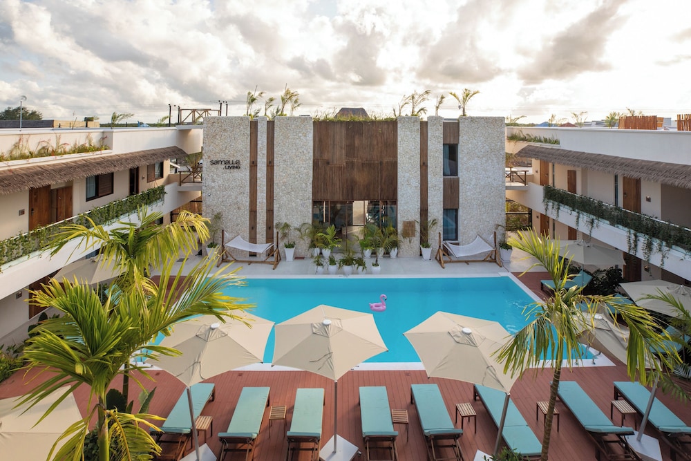 Samawa Living in Zanzibar, Tanzania