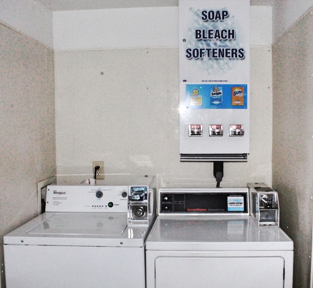 Le Mars Inn & Suites - photo 33