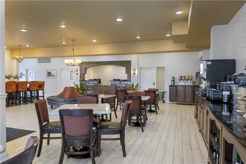 Best Western Plus Vineyard Inn & Suites - photo 42