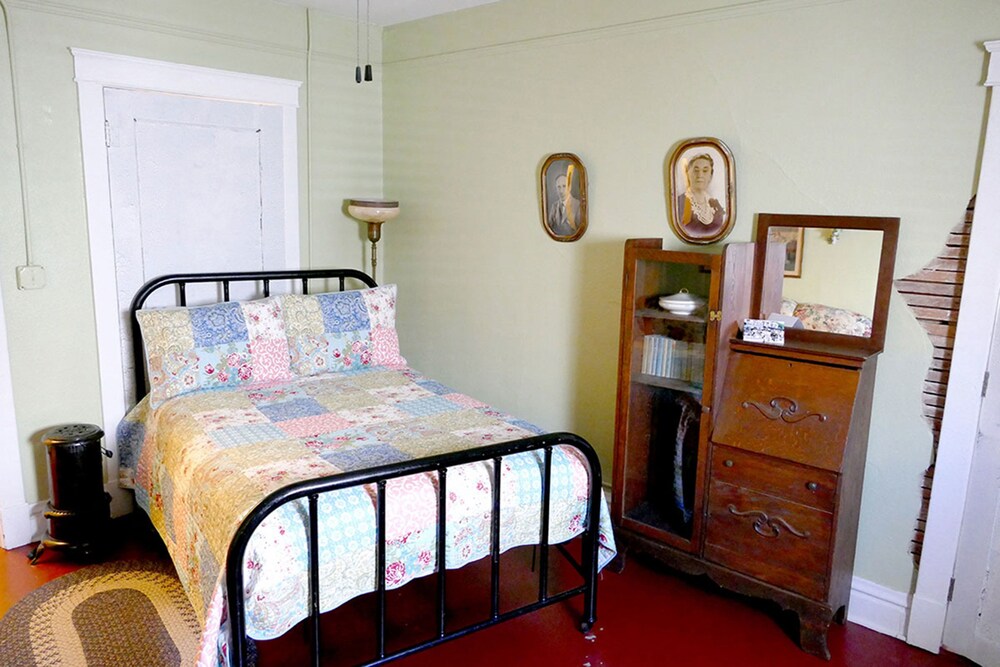 Historic Whiting Hotel Suites - photo 36