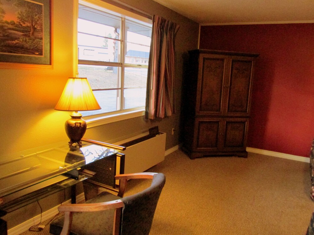 Brydan Suites - photo 13
