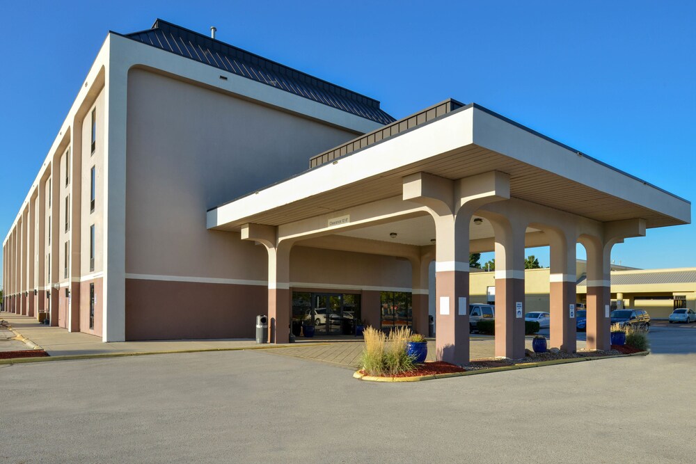 New Victorian Inn & Suites - photo 45