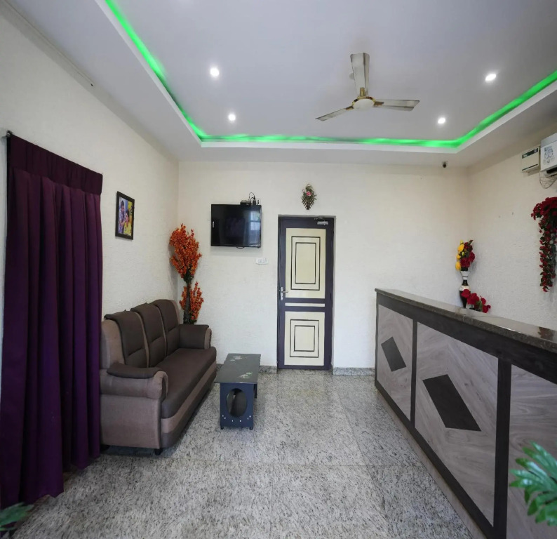 Oyo 10222 Hotel Anbu Park in Tiruchirappalli, India