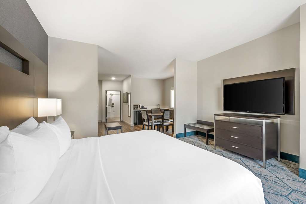 Comfort Inn & Suites Clarksville Louisville North - photo 17