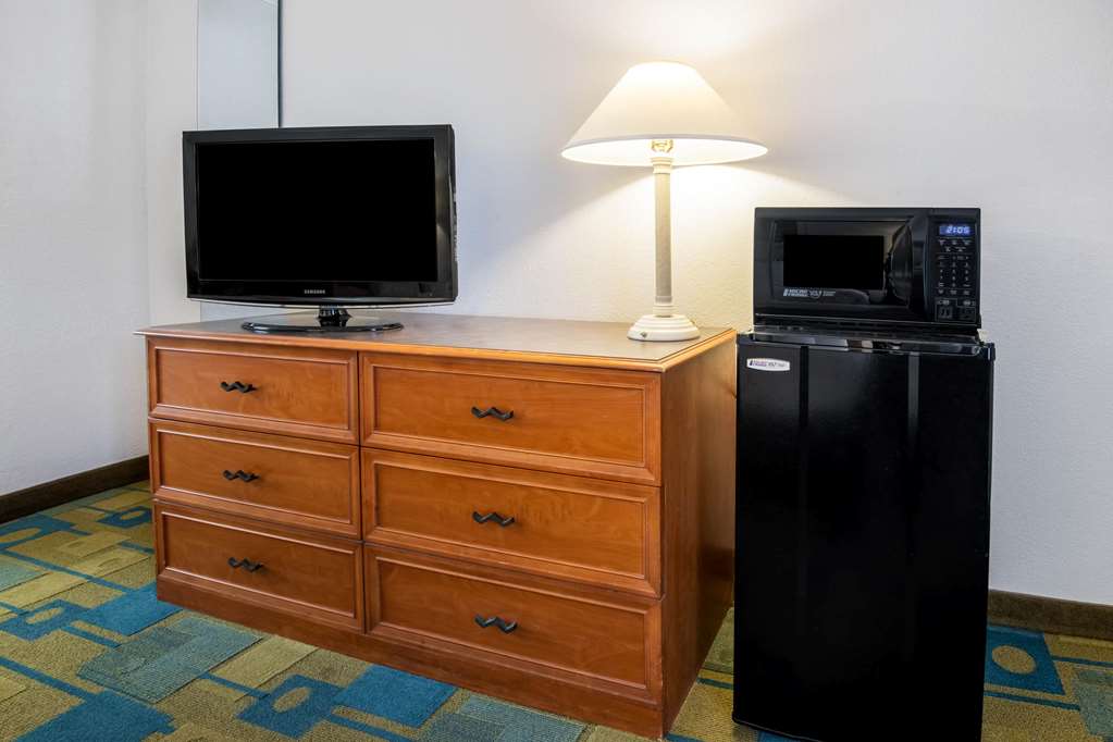 La Quinta Inn By Wyndham IH 10 West San Antonio TX - photo 13