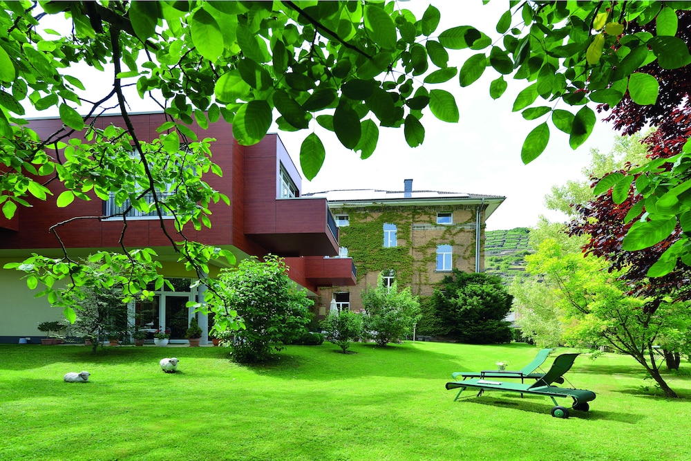 Hotel Villa Sanct Peter — 4-Star Luxury Hotel in Bad Neuenahr-Ahrweiler, Germany