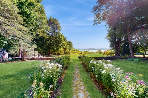 The Rice Andrews House circa 1762 — 4-Star Luxury Hotel in Wiscasset, United States