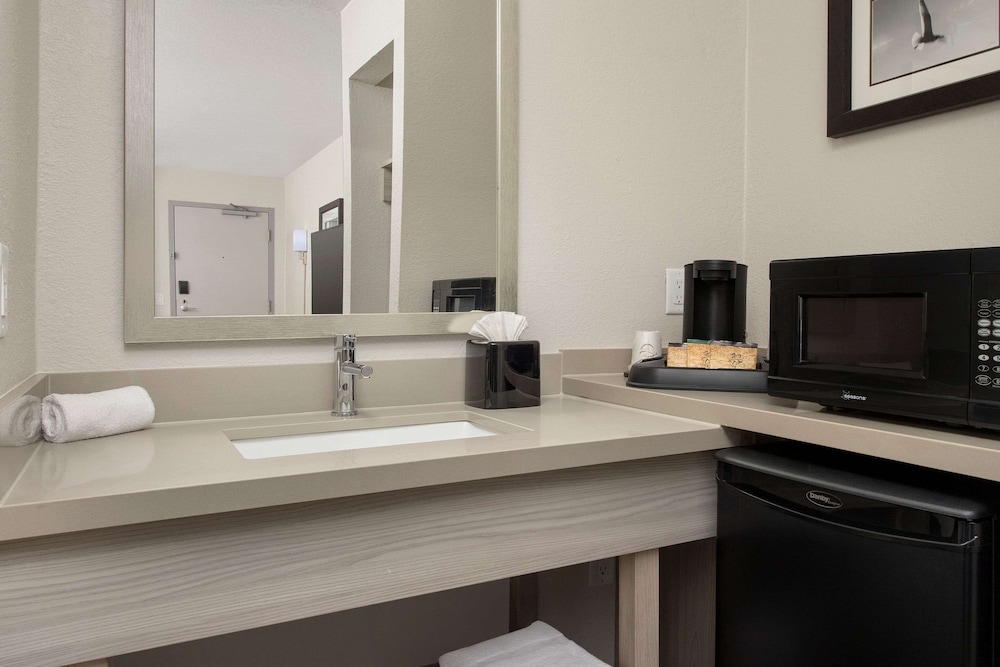 Quality Inn Atlantic Beach Mayo Clinic Jax Area - photo 30
