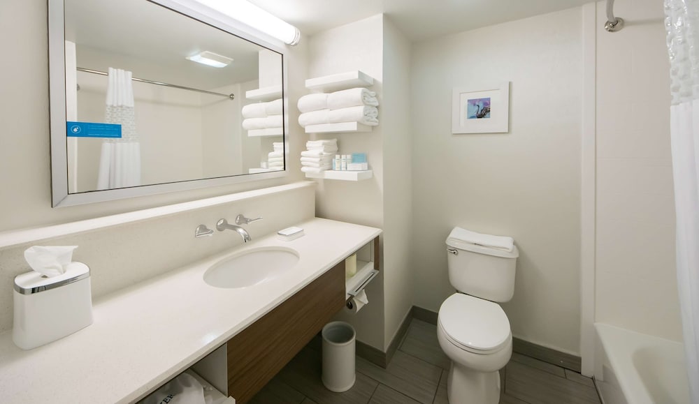 Hampton Inn Lakeland - photo 26