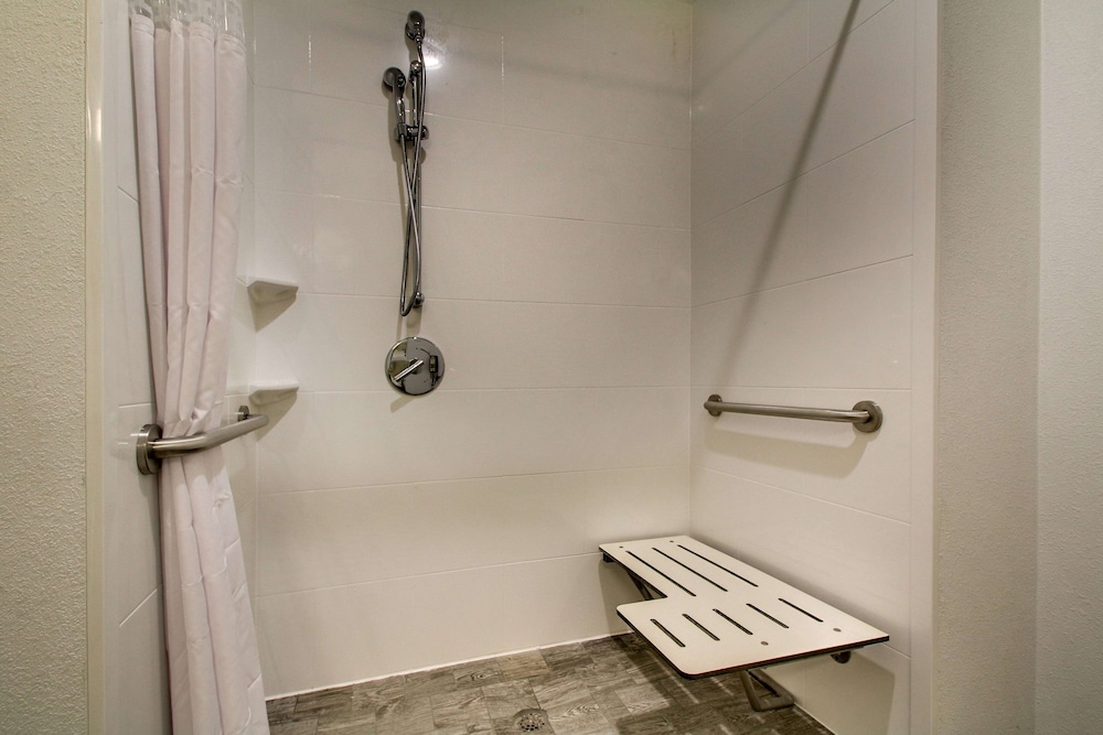 Hampton Inn Yemassee Point South - photo 35