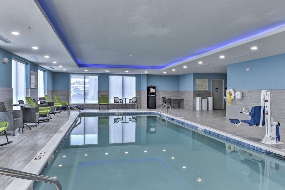 Hampton Inn & Suites by Hilton Keene - photo 8