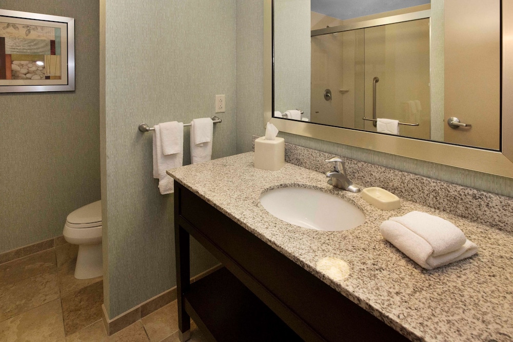 Hampton Inn Pittsburgh Bridgeville - photo 44