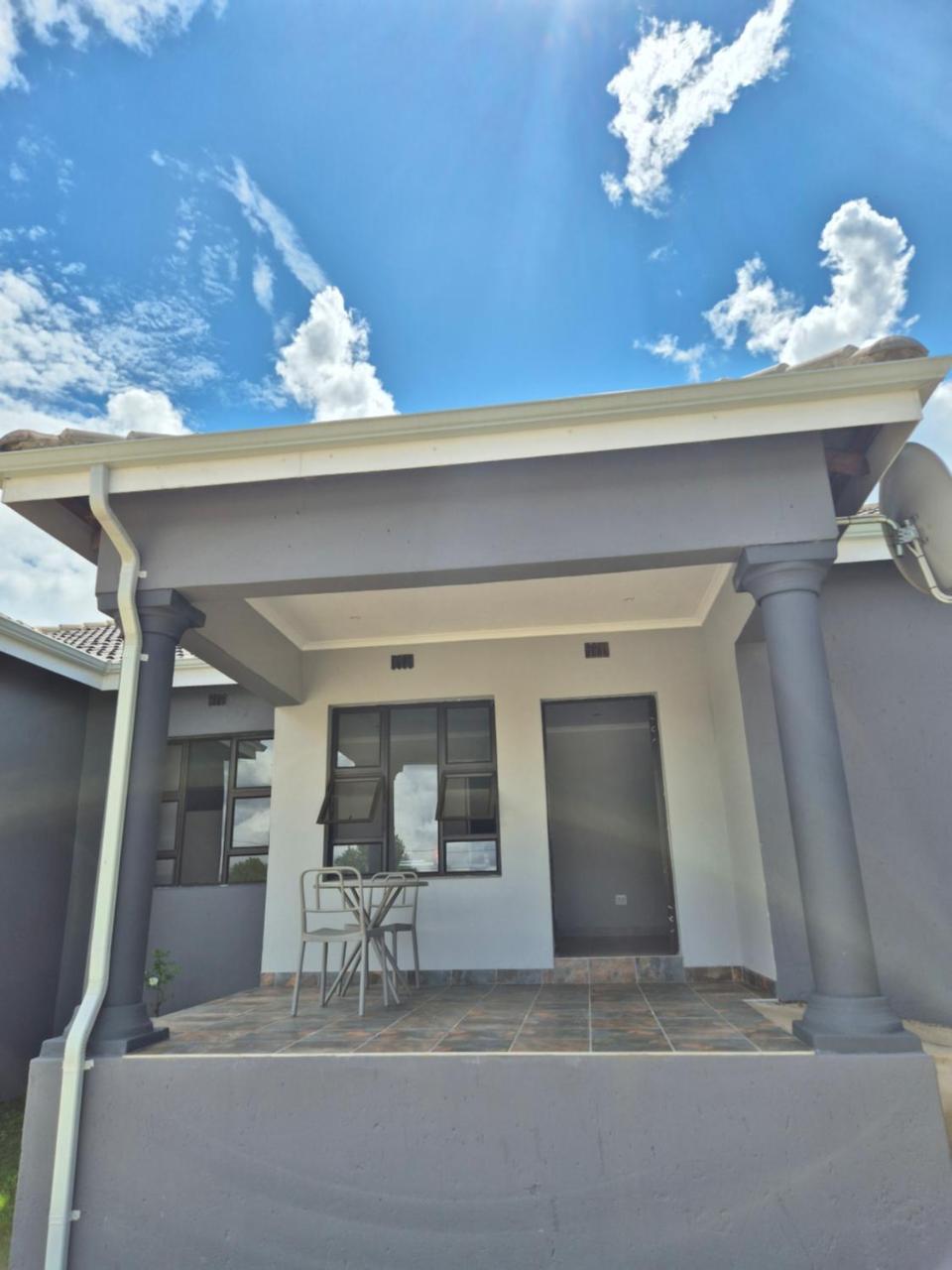 Nest on Main - carbon neutral hotel in Kokstad
