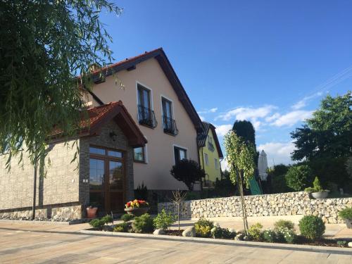 Privát 261 Alžbeta Sikorská — 5-Star Luxury Hotel in Vrbov, Slovakia