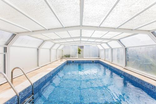 Mindelo 3BDR Duplex House W Pool — 4-Star Luxury Hotel in Mindelo, Portugal