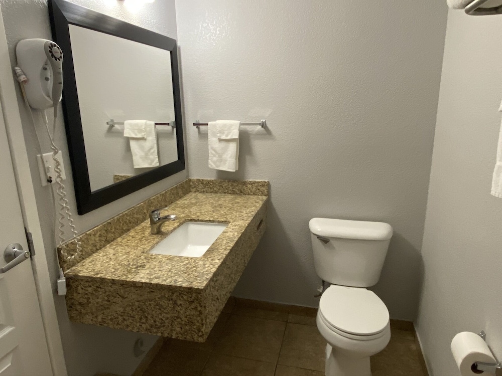 Oasis Inn Sacramento Elk Grove - photo 15