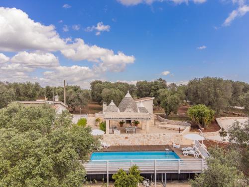 Trullo Quattro Carrini Con Piscina — Ceglie Messapica
