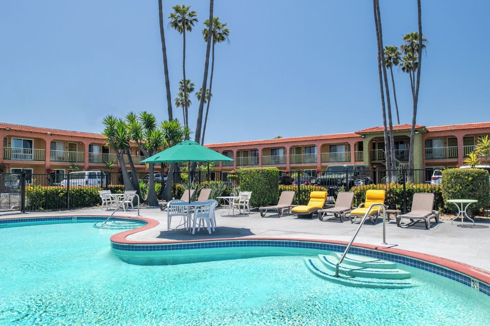 Vagabond Inn Costa Mesa - photo 13