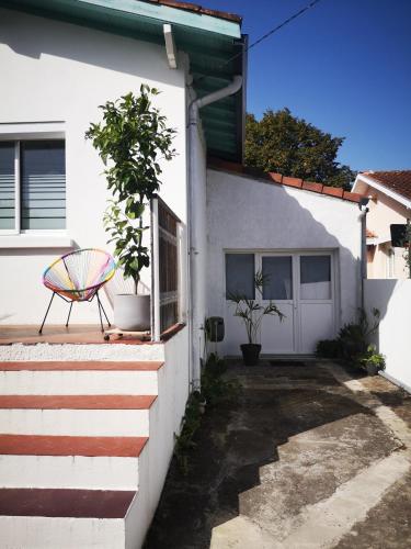 Paisible logement indépendant avec jardin et places de parking — hotel in Tarbes