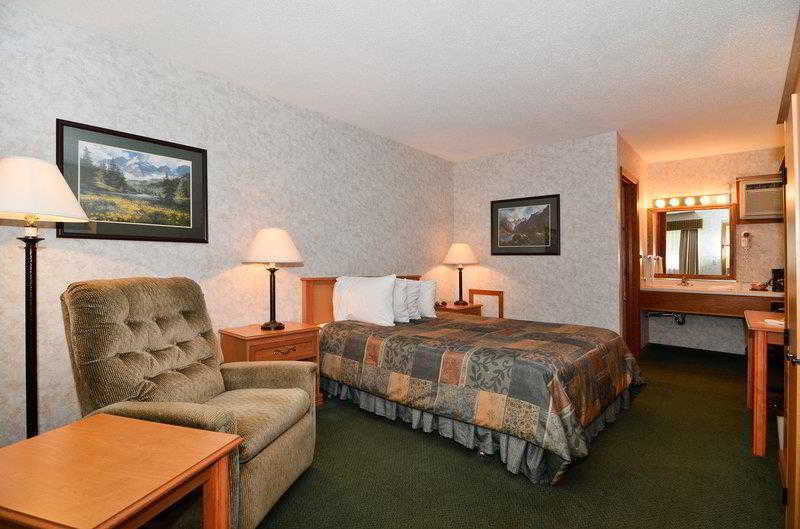 UBar Inn & Suites - photo 8