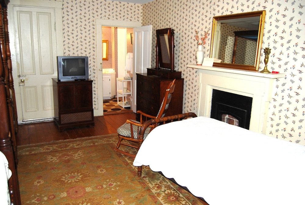 Glenfield Plantation Historic Antebellum Bed and Breakfast - photo 18