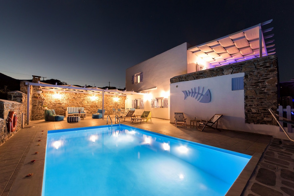 Crystal Villas — 4-Star Luxury Hotel in Paros, Greece
