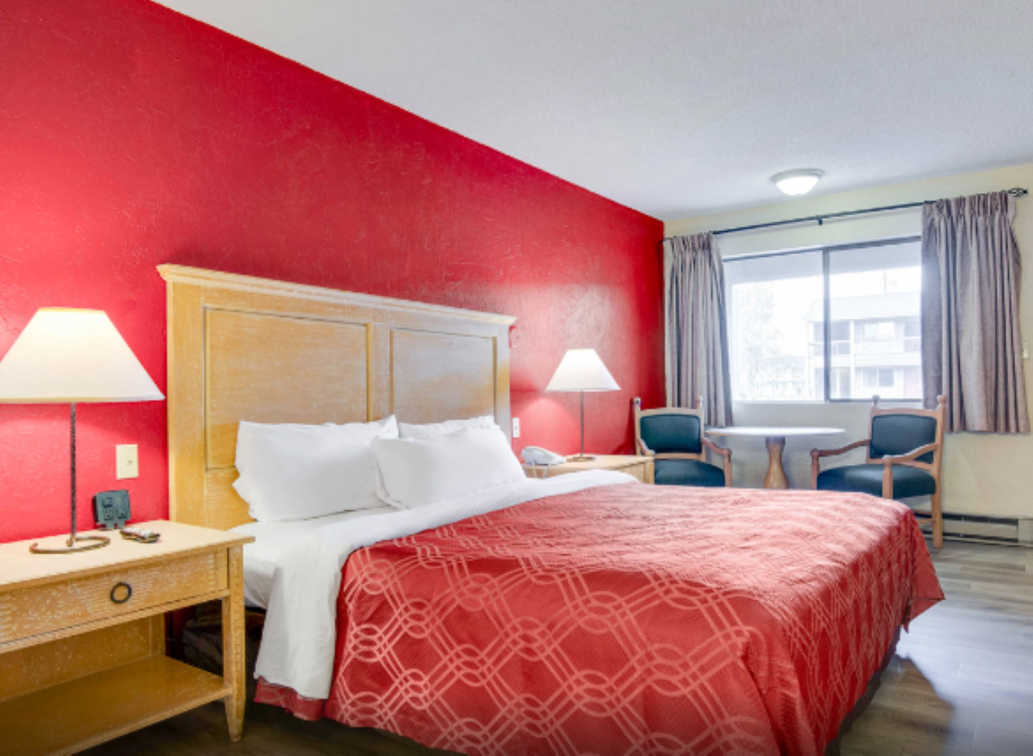 Econo Lodge Inn & Suites Kalispell Glacier National Park Gateway - photo 8