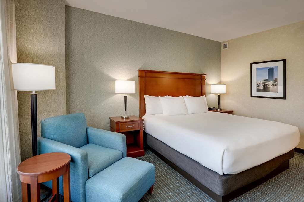 Drury Inn & Suites Grand Rapids - photo 25