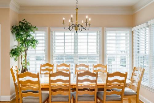 Emerald Breeze by Oak Island Accommodations - photo 29