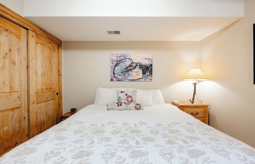 Village Point 101 - photo 6