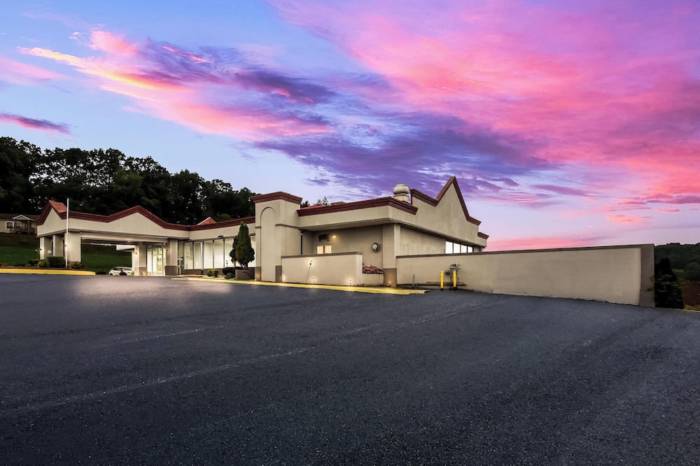 Red Roof Inn New Stanton - photo 33