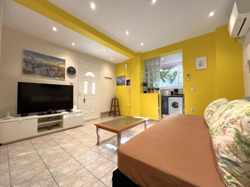 Historic Center Getaway 10'walk To Acropolis Hill — 4-Star Luxury Hotel in Athens, Greece