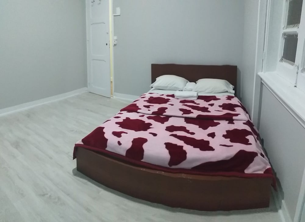 Come Inn Costa da Caparica in Almada, Portugal