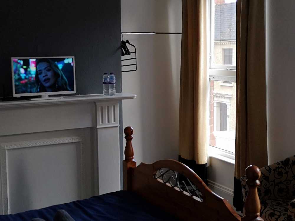 EuroVilla — Belfast — photo 4