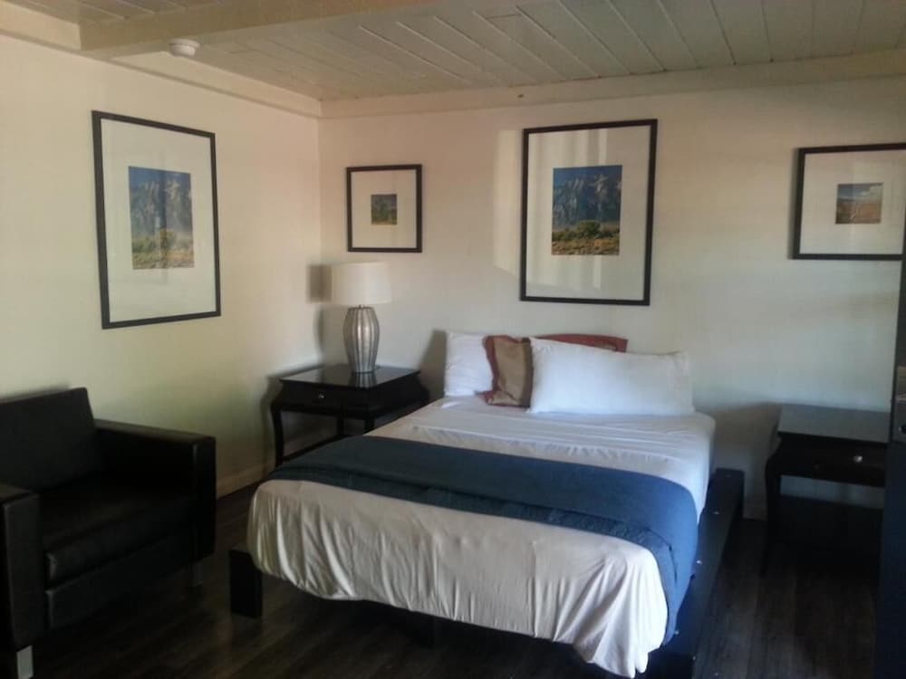 Sterling Gardens Hotel - photo 5