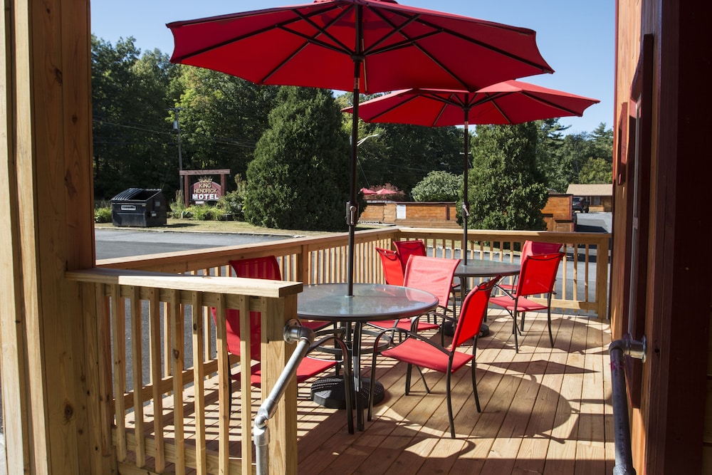King Hendrick Motel - photo 23