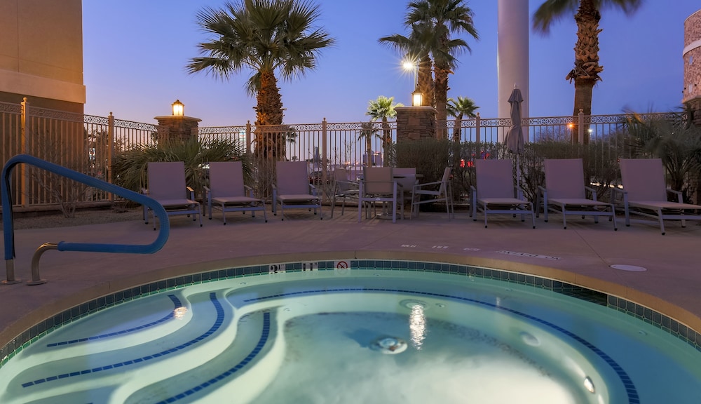 Holiday Inn Express Las Vegas South - photo 17