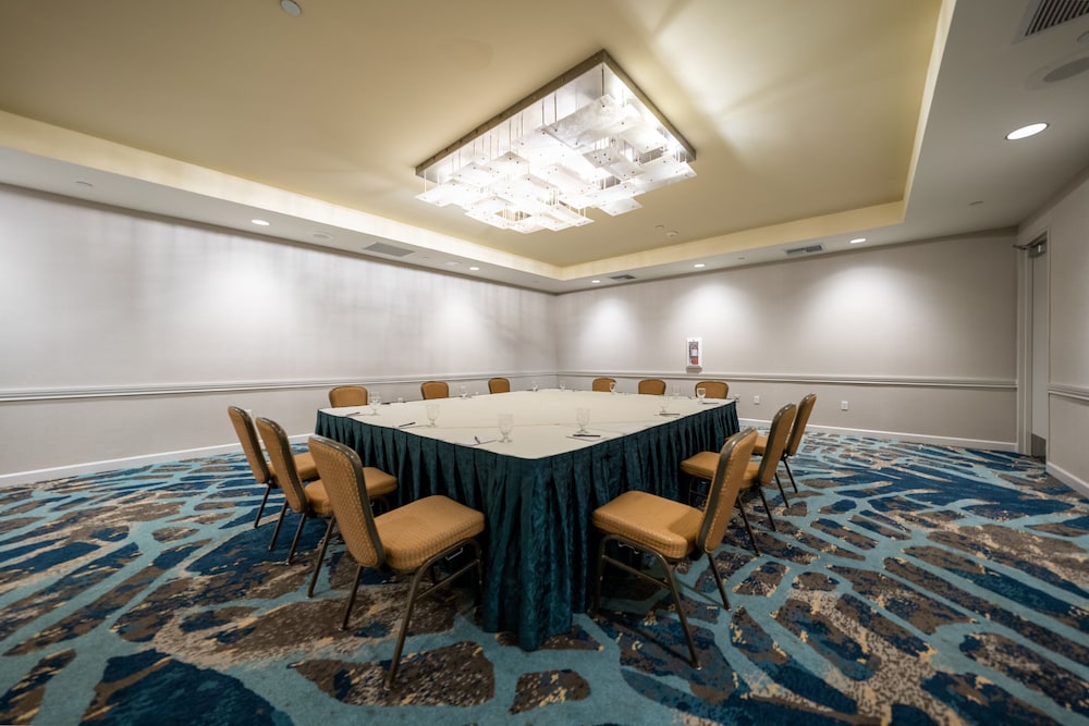 Crowne Plaza Ventura Beach by IHG - photo 96
