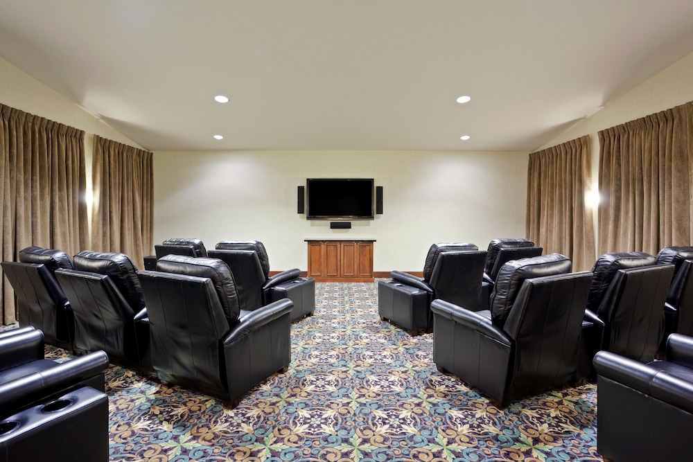 Staybridge Suites Everett Paine Field by IHG - photo 33