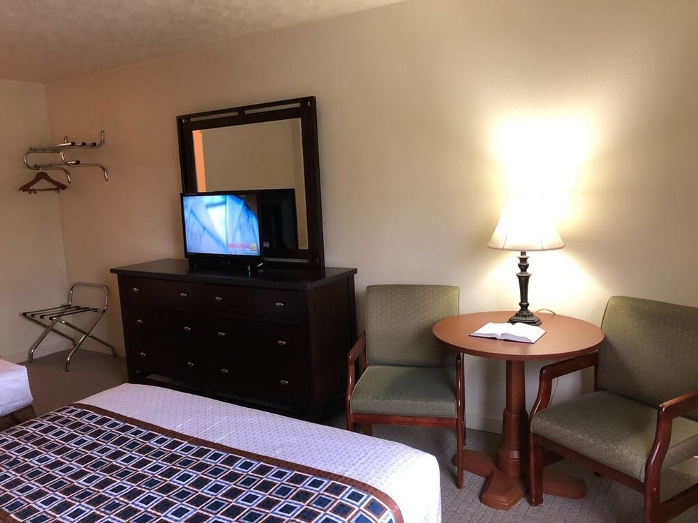 Americas Best Value Inn & Suites Independence VA - photo 2